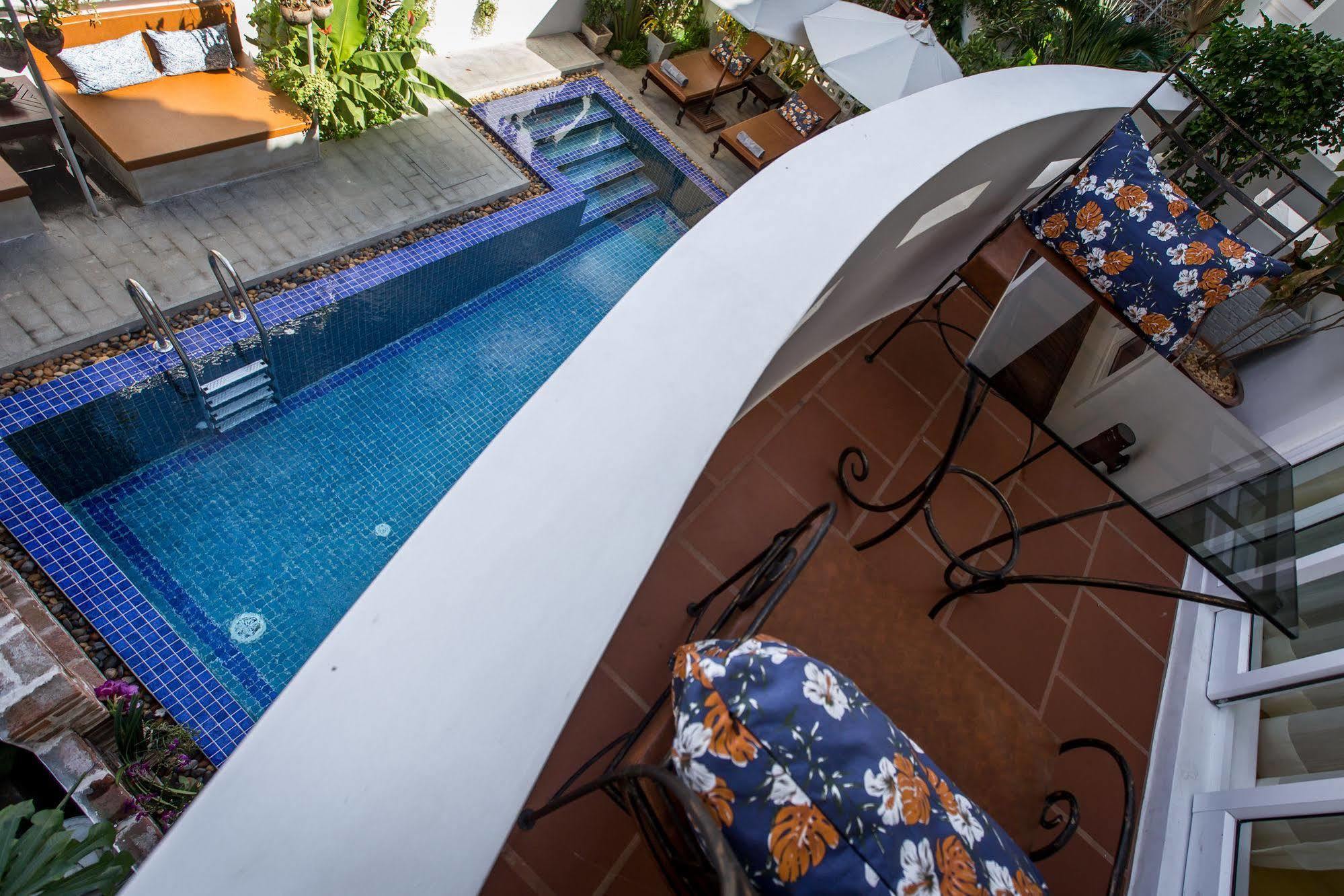 Vmansion Boutique Hotel Phnom Penh Exterior photo