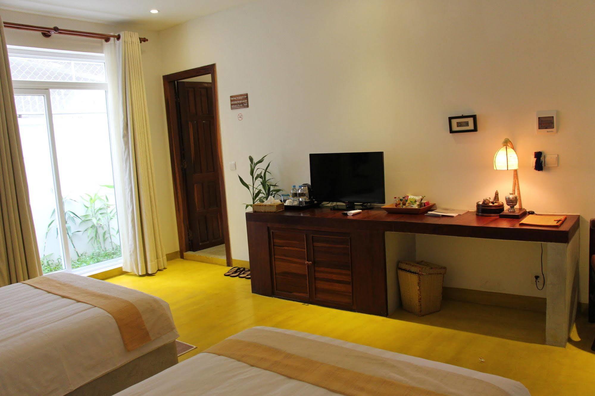 Vmansion Boutique Hotel Phnom Penh Exterior photo