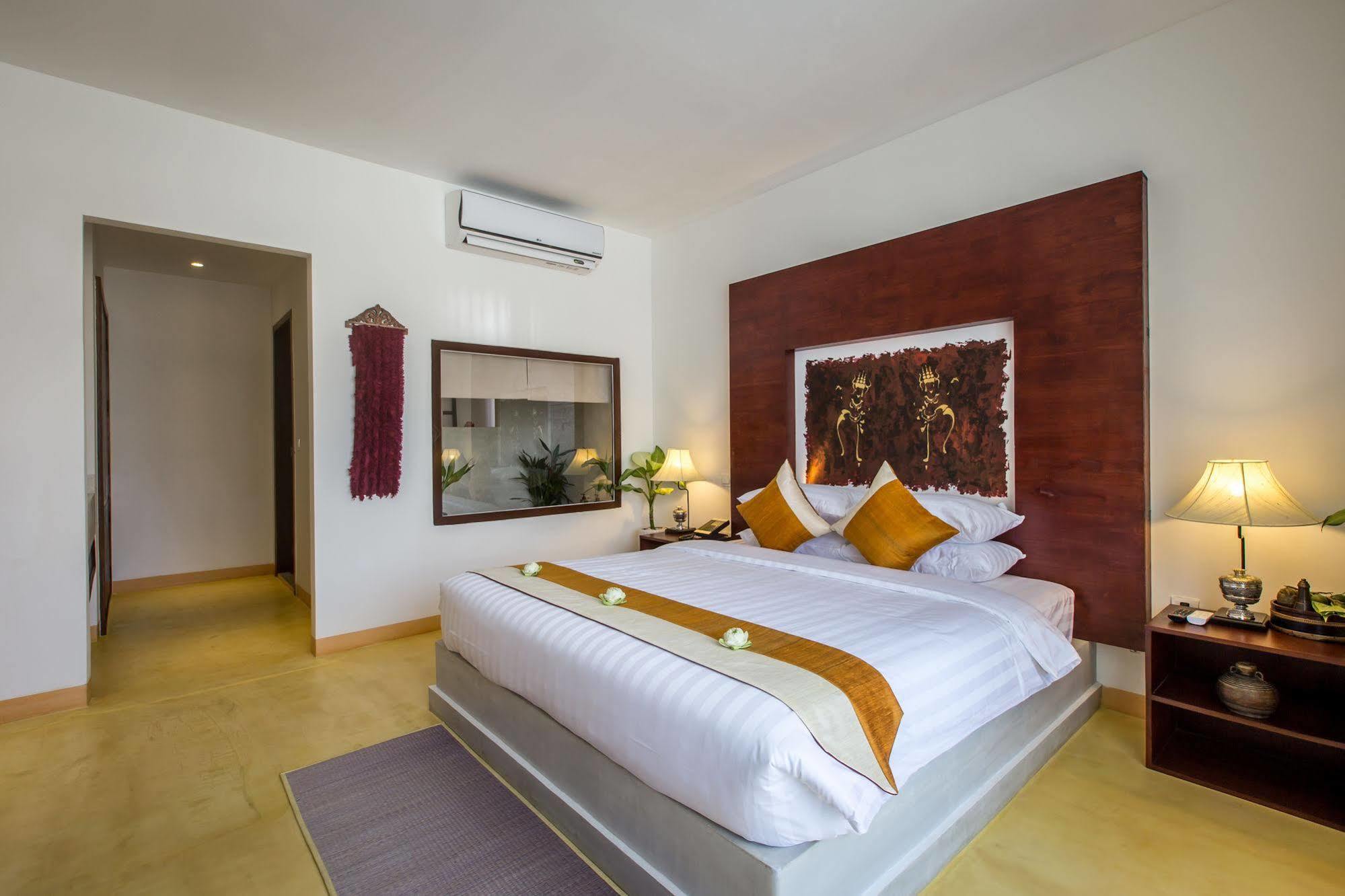 Vmansion Boutique Hotel Phnom Penh Exterior photo