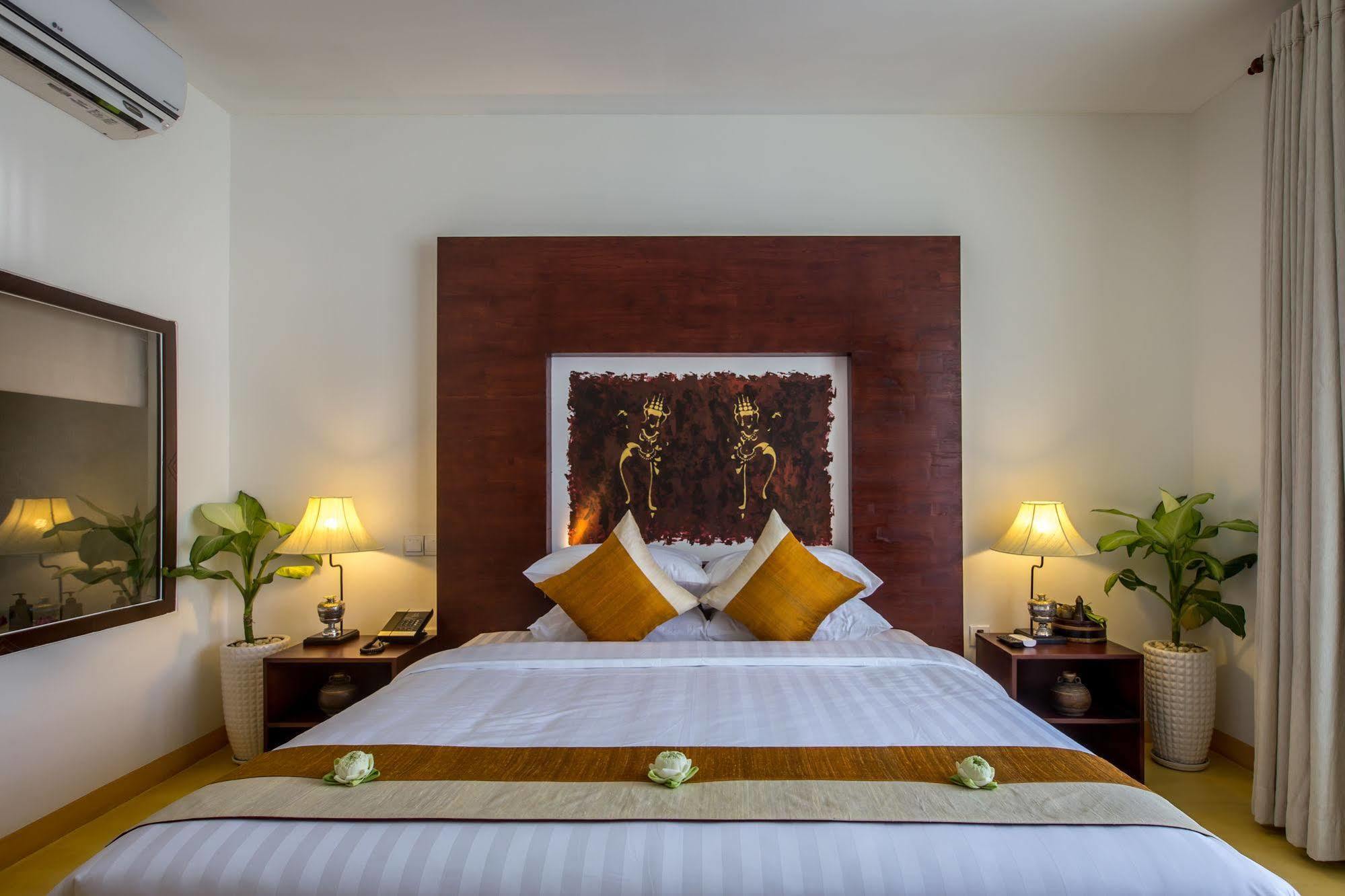 Vmansion Boutique Hotel Phnom Penh Exterior photo